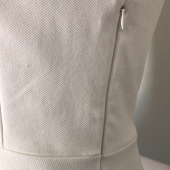 EXPRESS OFF WHITE TOP. - Picture 4 of 7